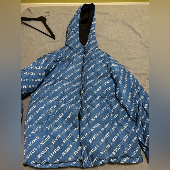 Beaster smiling face Jacket Reversible - Picture 2 of 3